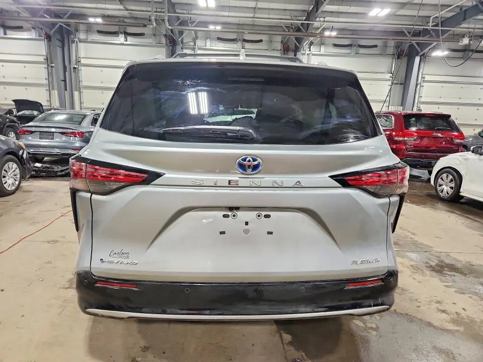 2025 TOYOTA SIENNA PLATINUM 7-PASSENGER  