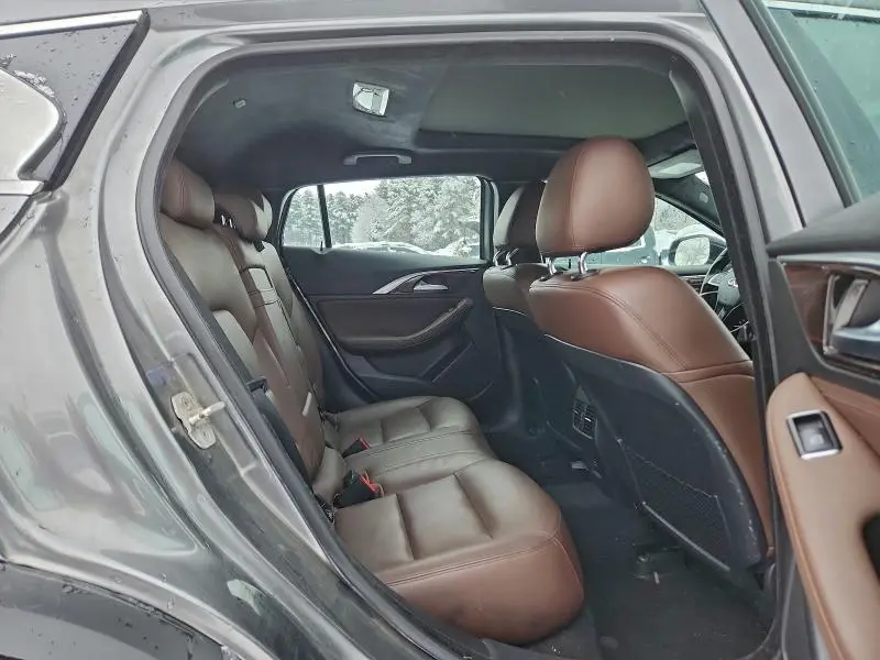 2017 INFINITI QX30 BASE  