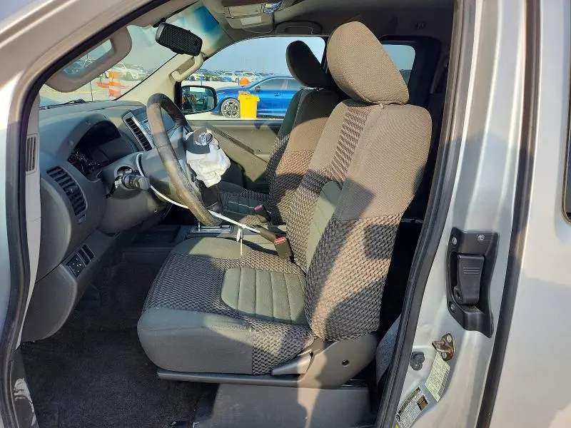 2016 NISSAN FRONTIER SV V6  