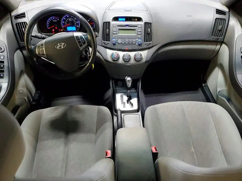 2010 HYUNDAI ELANTRA SE  