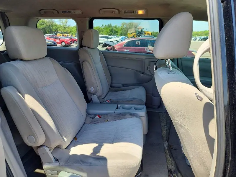 2017 NISSAN QUEST SV  