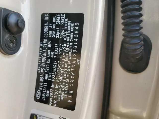 2011 KIA SORENTO BASE  