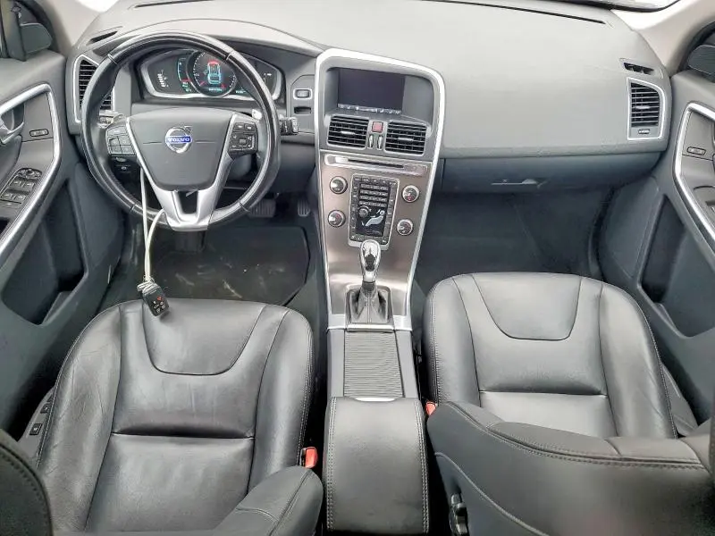 2015 VOLVO XC60 T6 PREMIER+  