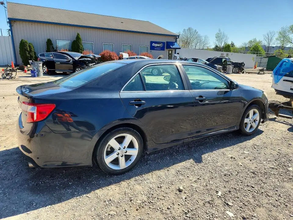 2012 TOYOTA CAMRY SE  
