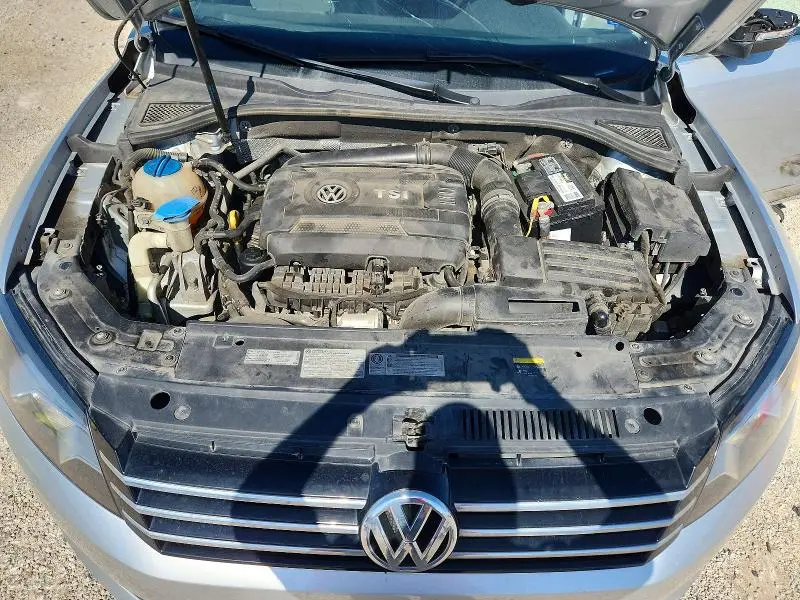 2015 VOLKSWAGEN PASSAT S  