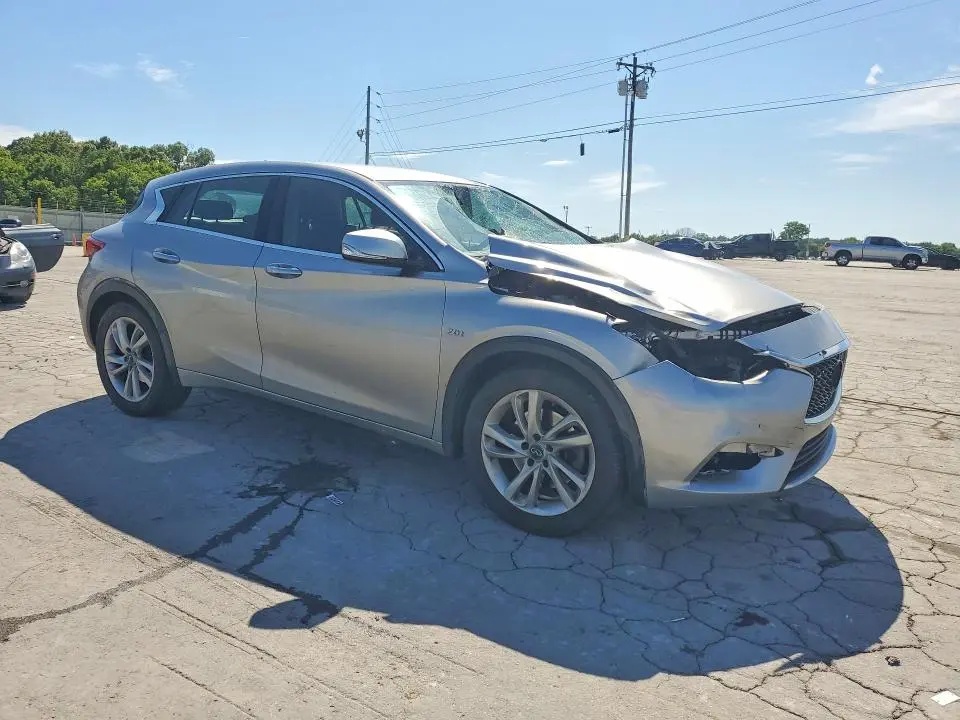 2018 INFINITI QX30 PURE  