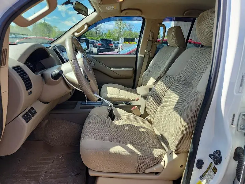2013 NISSAN FRONTIER S  