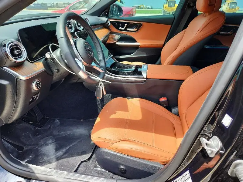 2025 MERCEDES-BENZ C 300  
