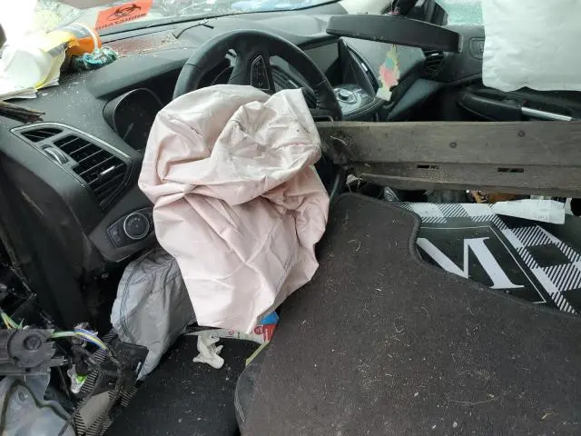 2019 FORD ESCAPE TITANIUM  