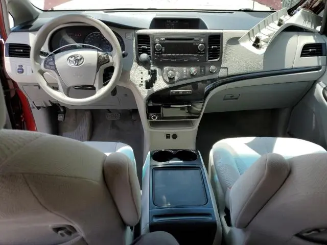 2012 TOYOTA SIENNA LE  