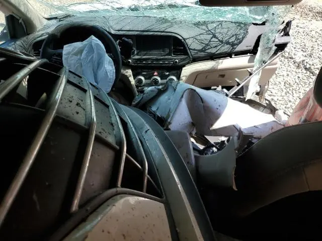 2019 HYUNDAI ELANTRA SE  