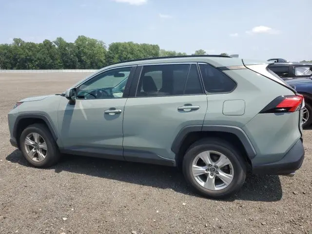 2021 TOYOTA RAV4 XLE  