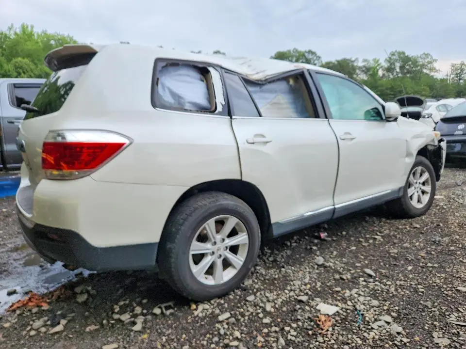 2011 TOYOTA HIGHLANDER BASE  