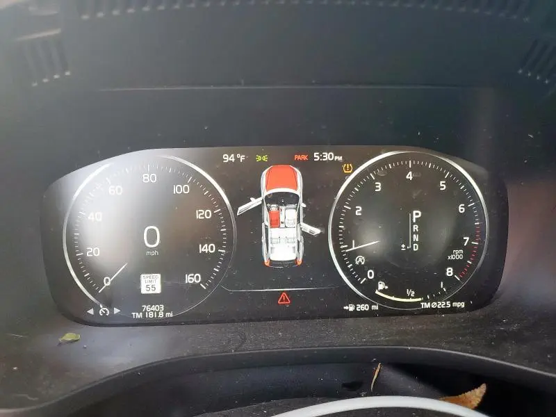 2018 VOLVO XC60 T5 MOMENTUM  