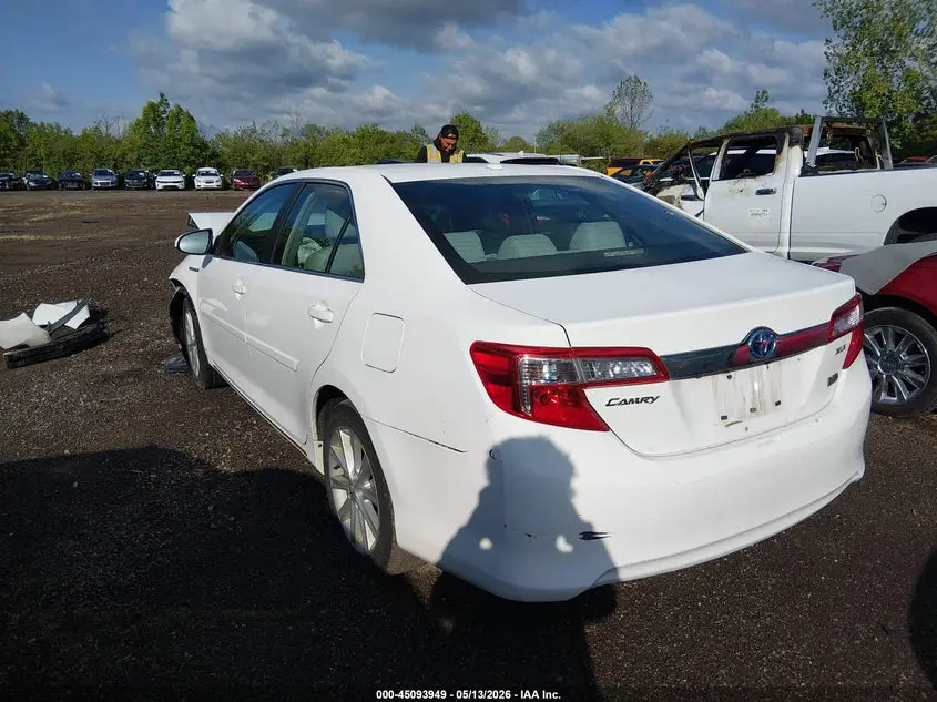 2013 TOYOTA CAMRY HYBRID XLE