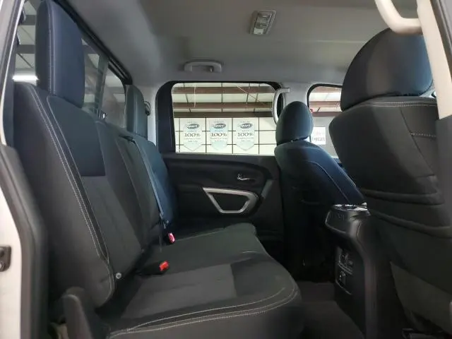 2018 NISSAN TITAN SV  