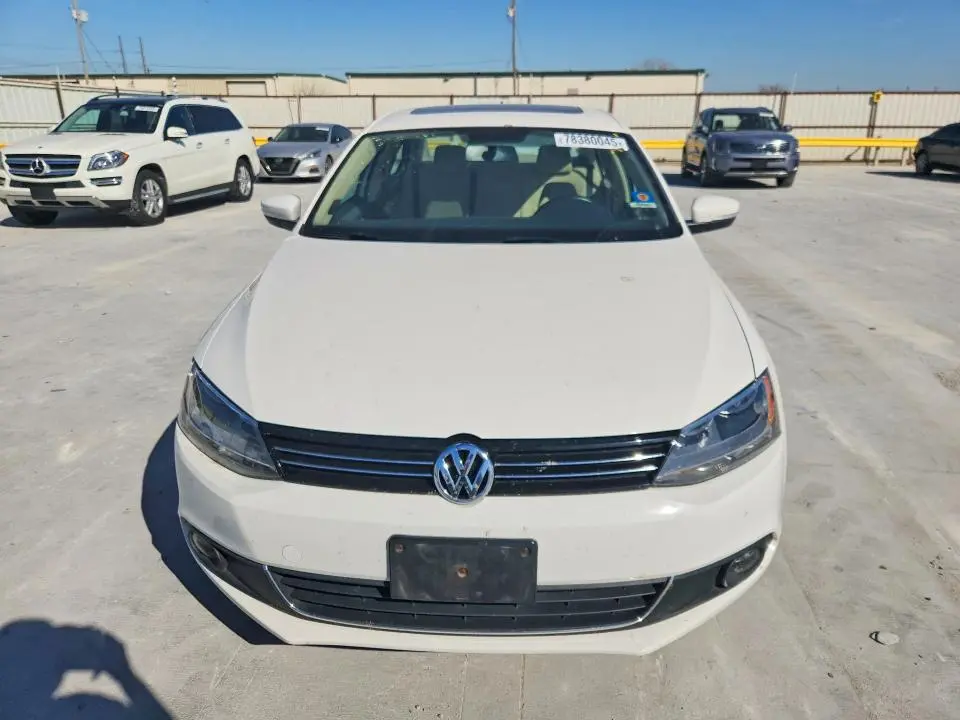 2012 VOLKSWAGEN JETTA SEL  