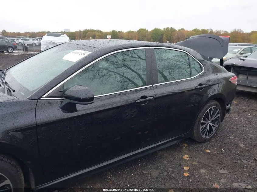 2018 TOYOTA CAMRY SE