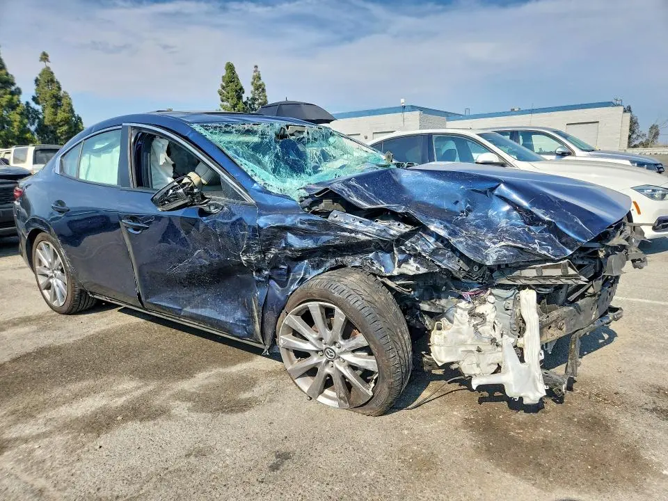2023 MAZDA 3 PREFERRED  