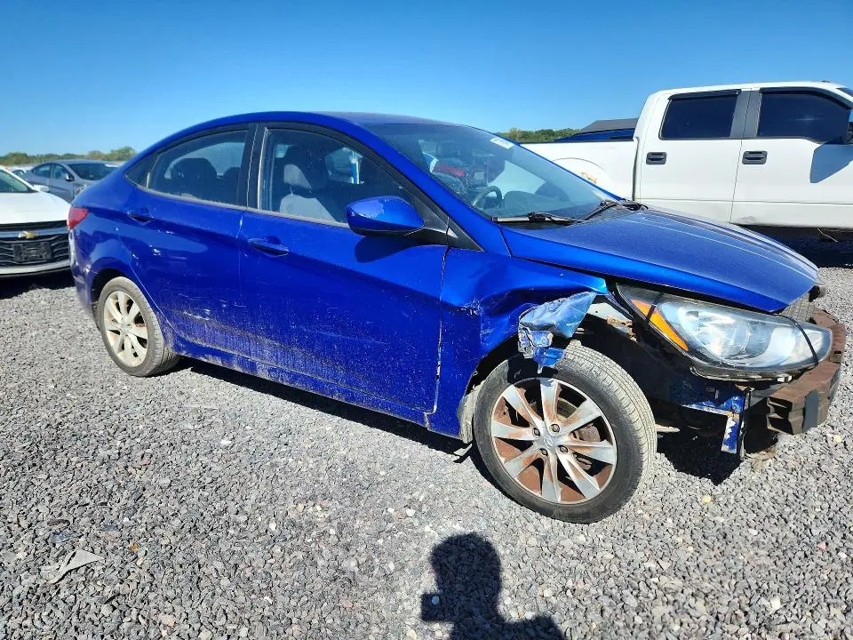 2012 HYUNDAI ACCENT GLS  