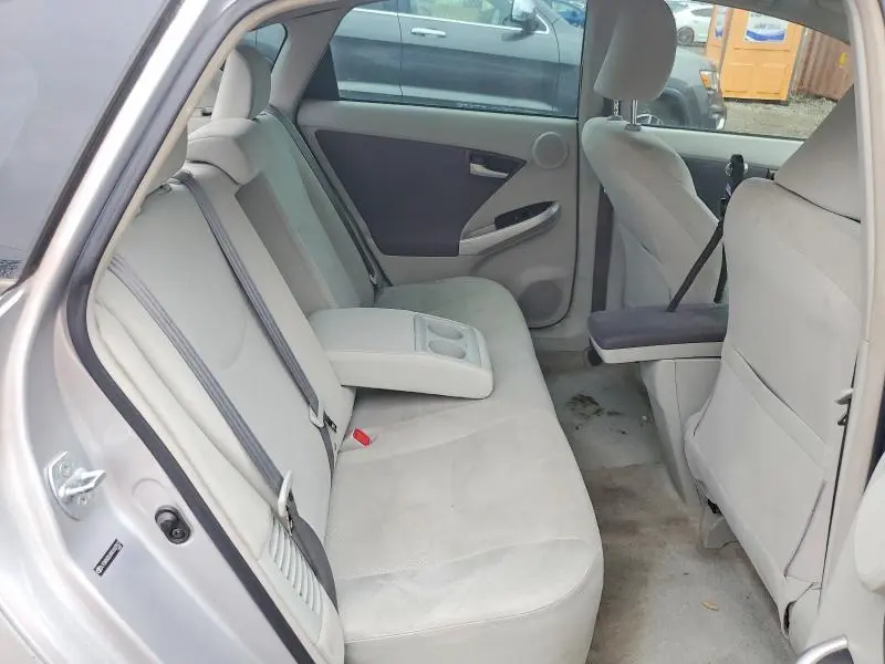 2010 TOYOTA PRIUS III  