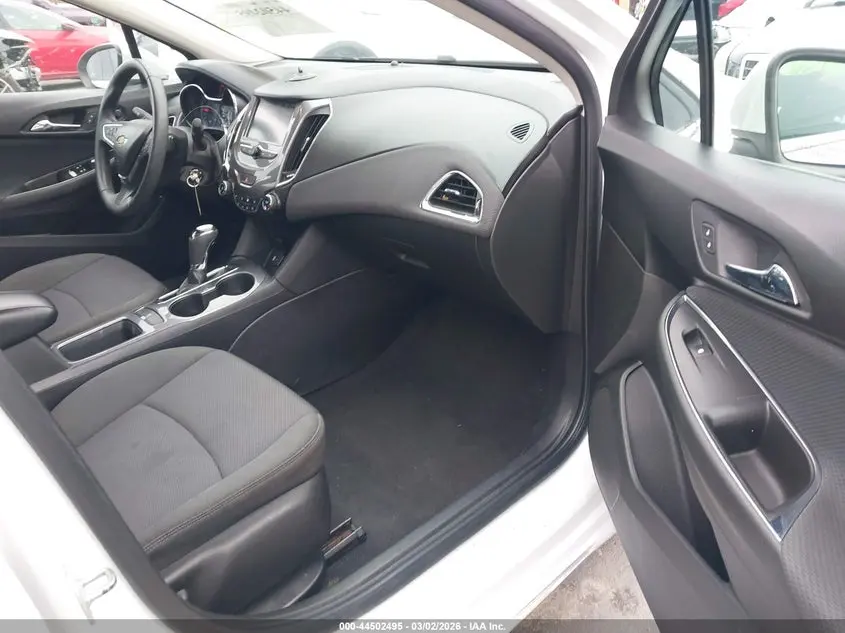 2018 CHEVROLET CRUZE LT AUTO