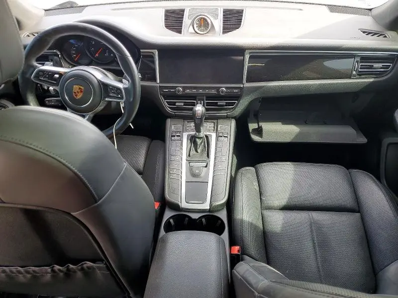 2019 PORSCHE MACAN   