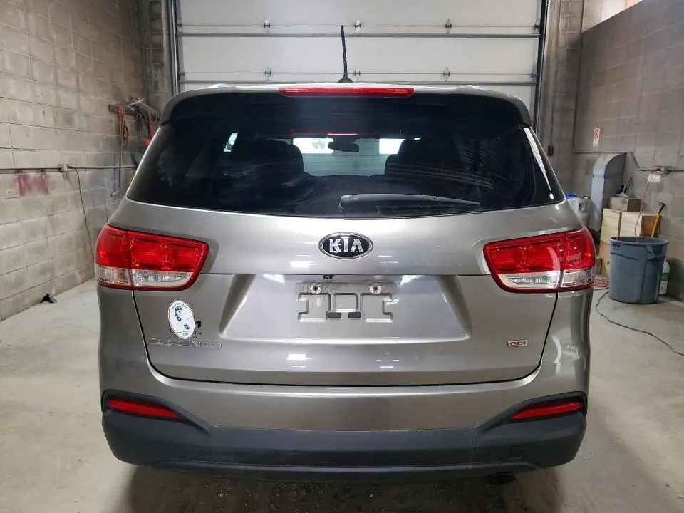 2017 KIA SORENTO LX  