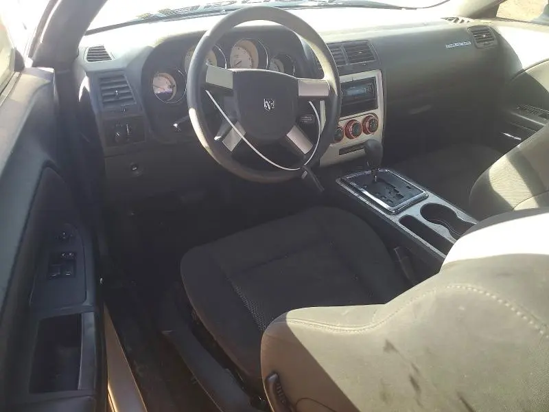 2010 DODGE CHALLENGER SE  