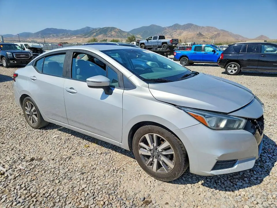 2020 NISSAN VERSA SV  