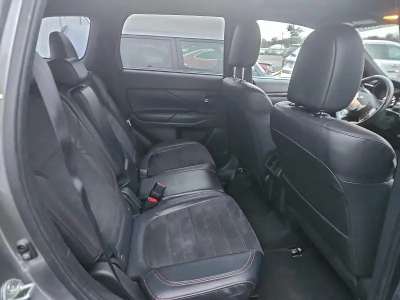 2020 MITSUBISHI OUTLANDER SE  