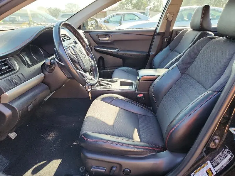 2017 TOYOTA CAMRY SE  