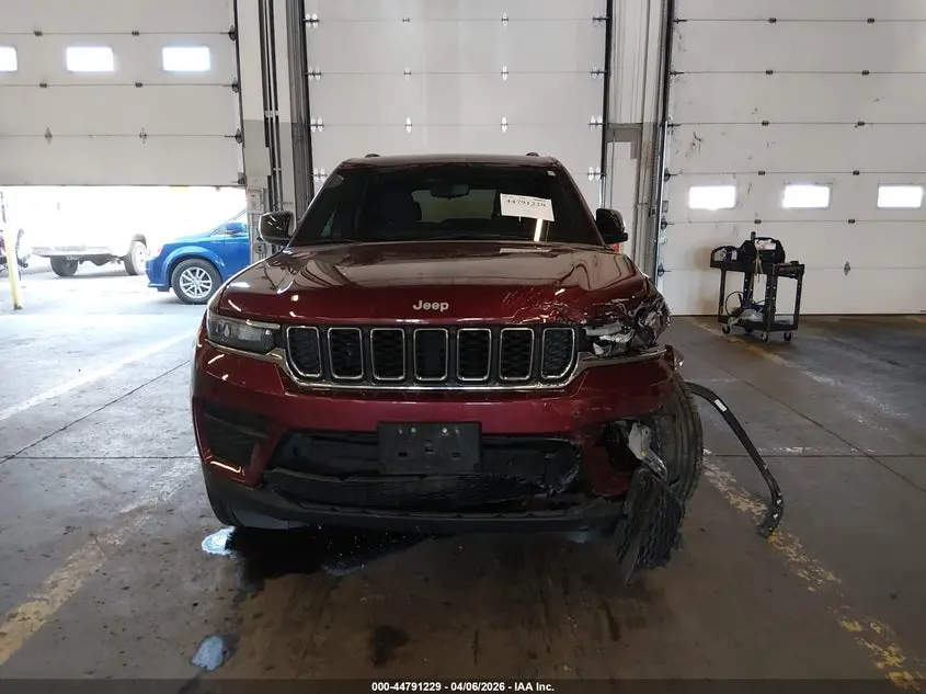2024 JEEP GRAND CHEROKEE LAREDO 4X4