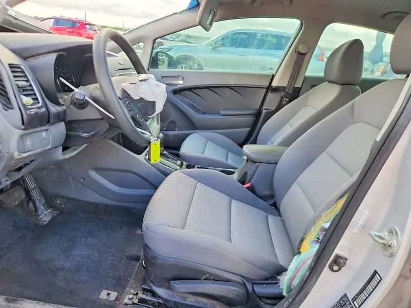 2017 KIA FORTE LX  