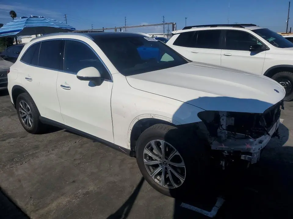 2025 MERCEDES-BENZ GLC 300  