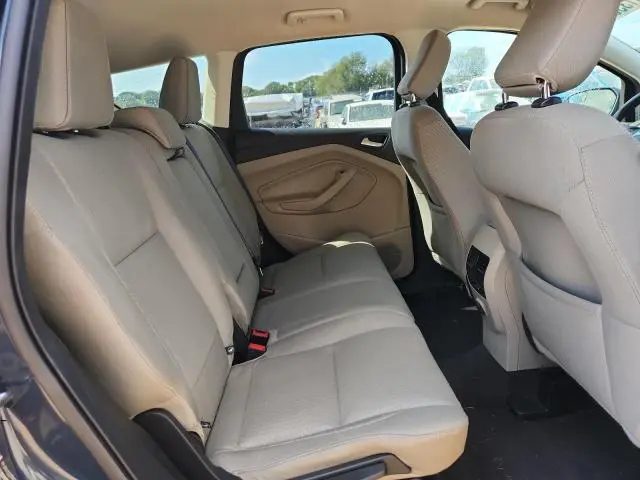 2019 FORD ESCAPE SE  