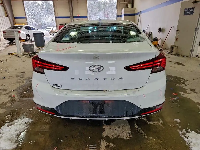 2020 HYUNDAI ELANTRA SEL  