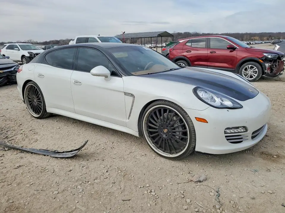 2013 PORSCHE PANAMERA 2  