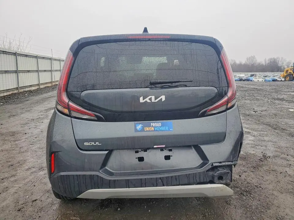 2024 KIA SOUL LX  