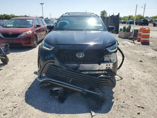 2022 TOYOTA HIGHLANDER XSE  