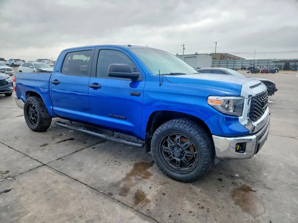 2016 TOYOTA TUNDRA CREWMAX SR5  
