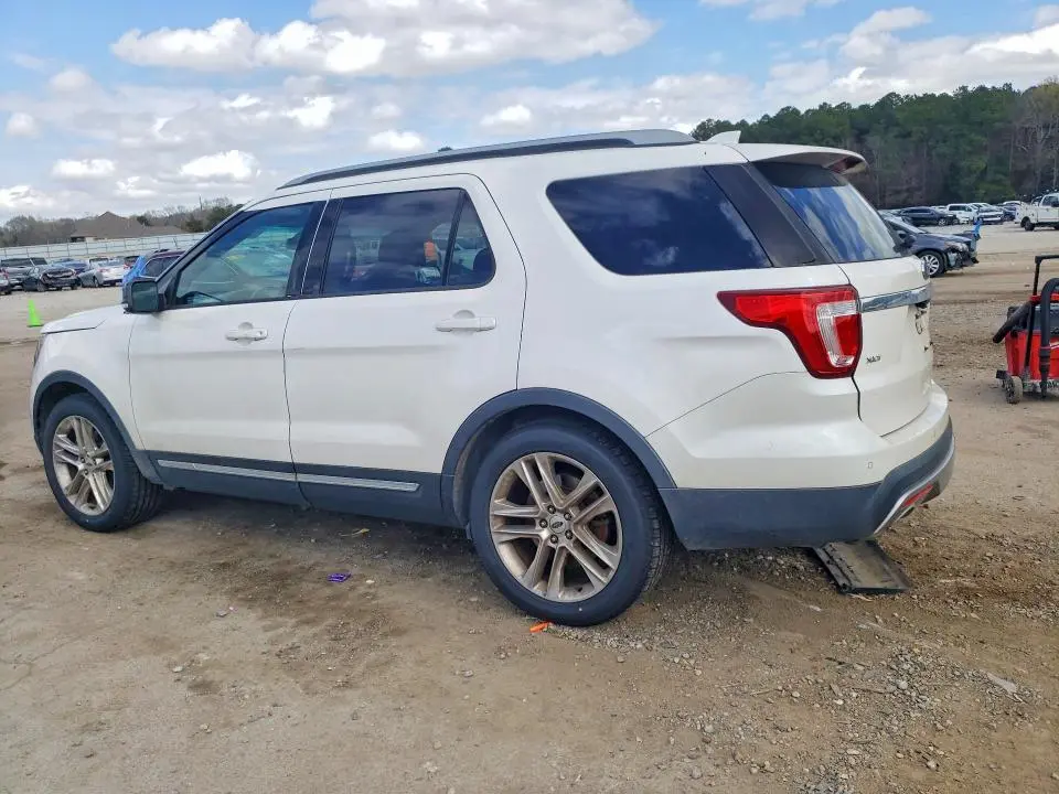 2017 FORD EXPLORER XLT  