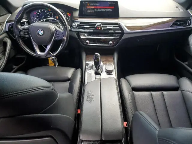 2019 BMW 530E   