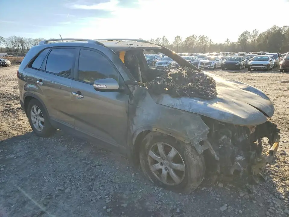 2011 KIA SORENTO BASE  