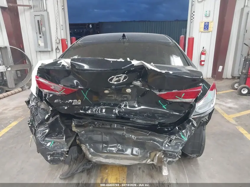 2018 HYUNDAI ELANTRA SE