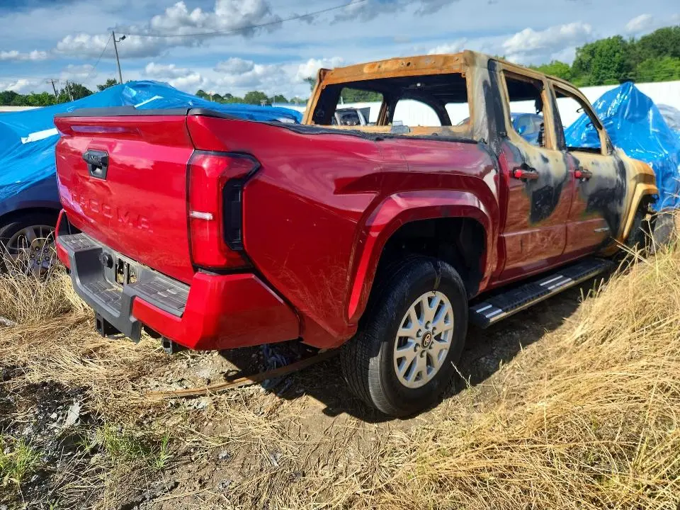 2025 TOYOTA TACOMA SR5  