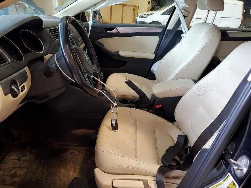 2017 VOLKSWAGEN JETTA SE  