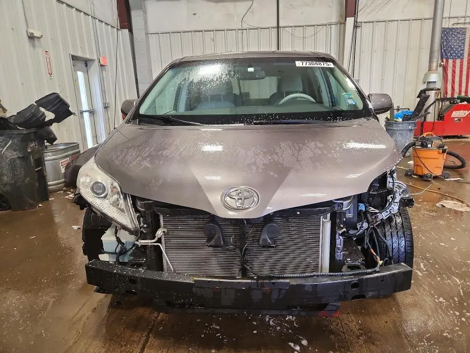 2011 TOYOTA SIENNA XLE 7 PASSENGER  