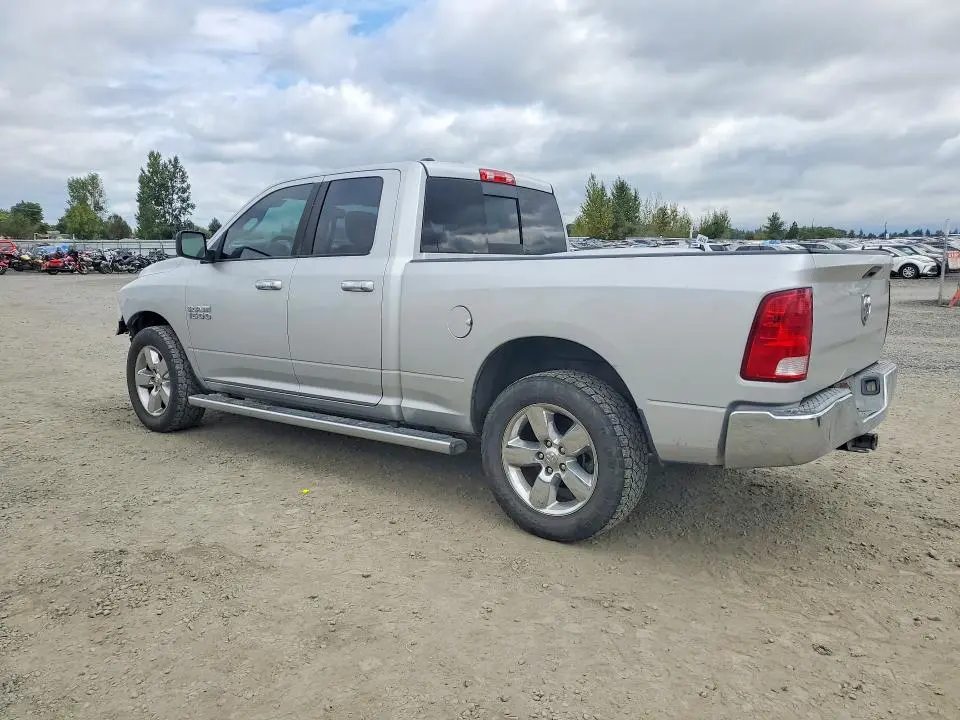 2016 RAM 1500 SLT  