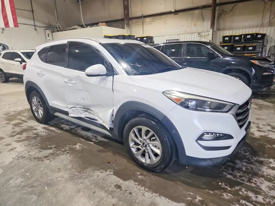 2017 HYUNDAI TUCSON SE PLUS  
